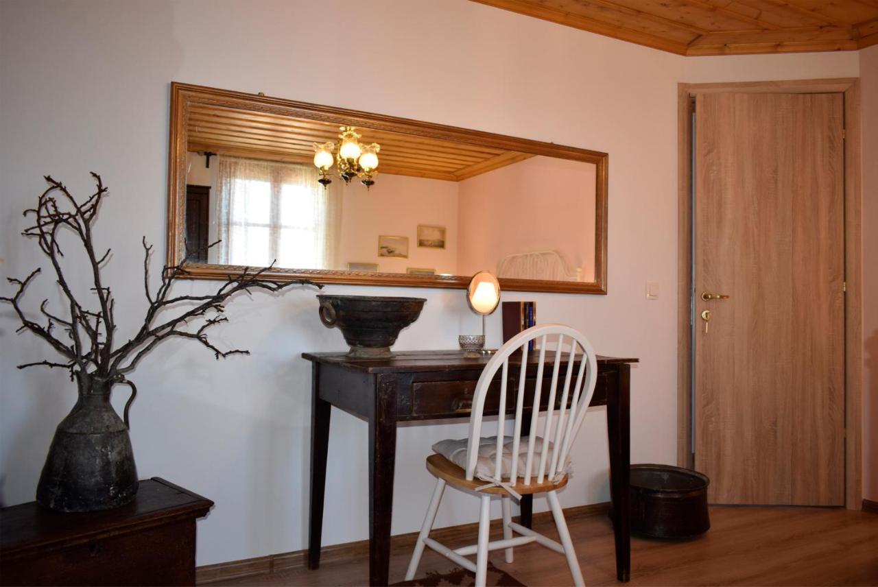 Вилла Renovated Old Manor House With Yard Арнея Экстерьер фото